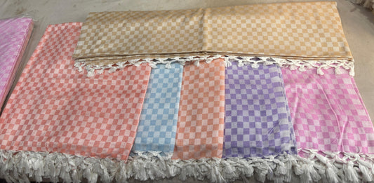 BHAGALPURI SILK CHADAAR WITH SHADED COLOURS AND SQUARE PORTION AND DIFFERNT COLOURS WITH PREMIUM AND EXCLUSIVE QUALITY FOR DAILY USE